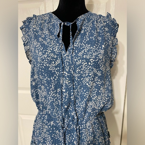 - PINCH Ruffle sleeves Blue Floral prints dress size M - Picture 3 of 10